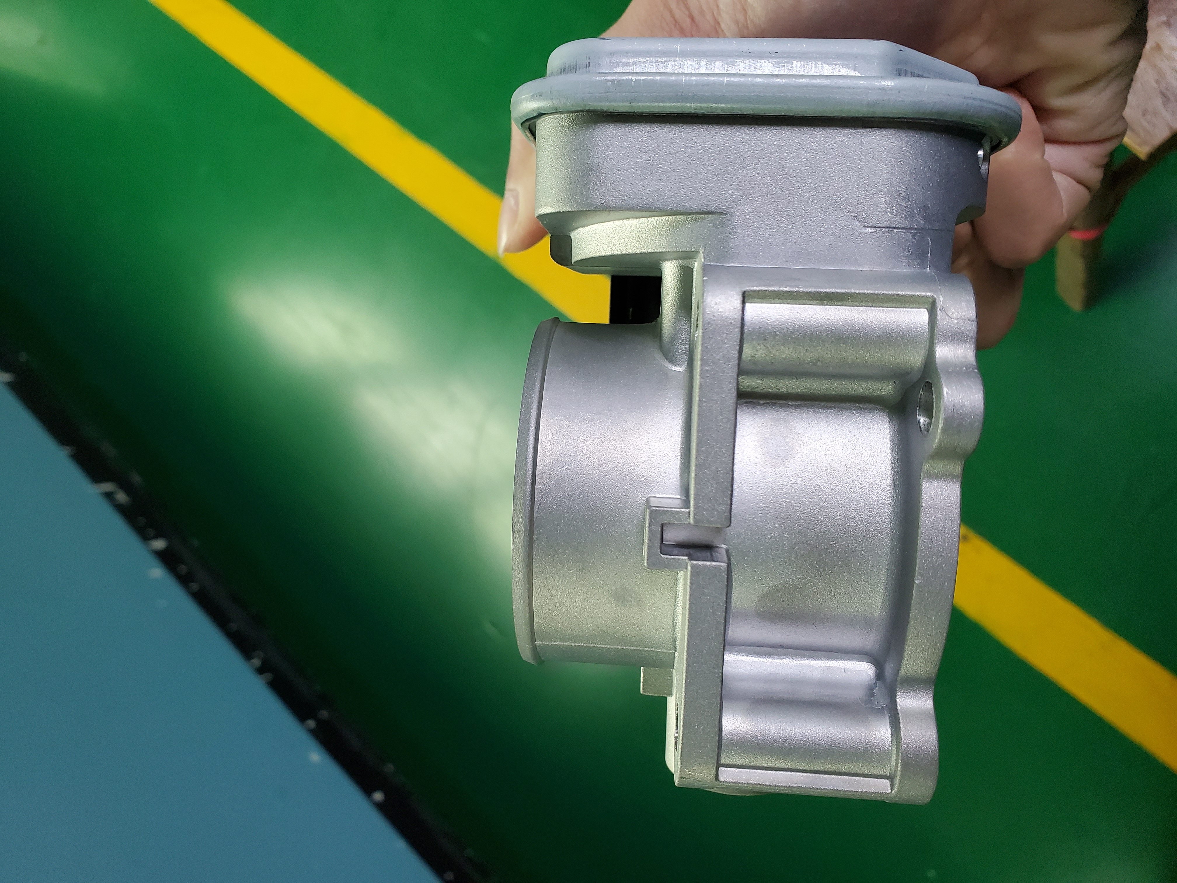THROTTLE BODY - Image 2