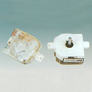Electromechanical Timer with Rotating Shaft