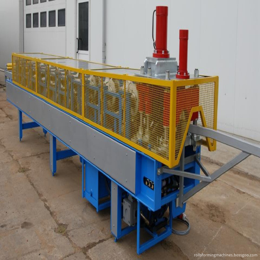 Main roll forming station and hydraulic system