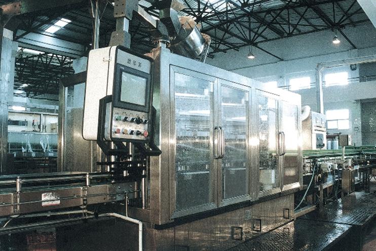 Automatic Bottle Filler and Sealer, 40000 BPH
