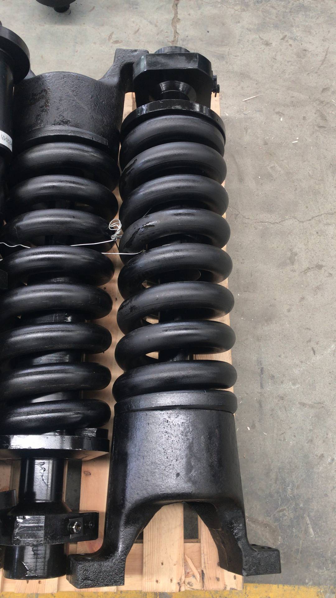 TRACK ADJUSTER ASSY. - Image 3