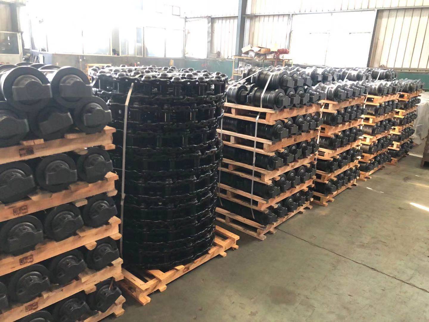 TRACK ROLLER - Image 2