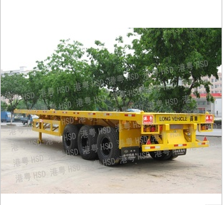 Triaxial Flat-Panel Semi-Trailer Truck