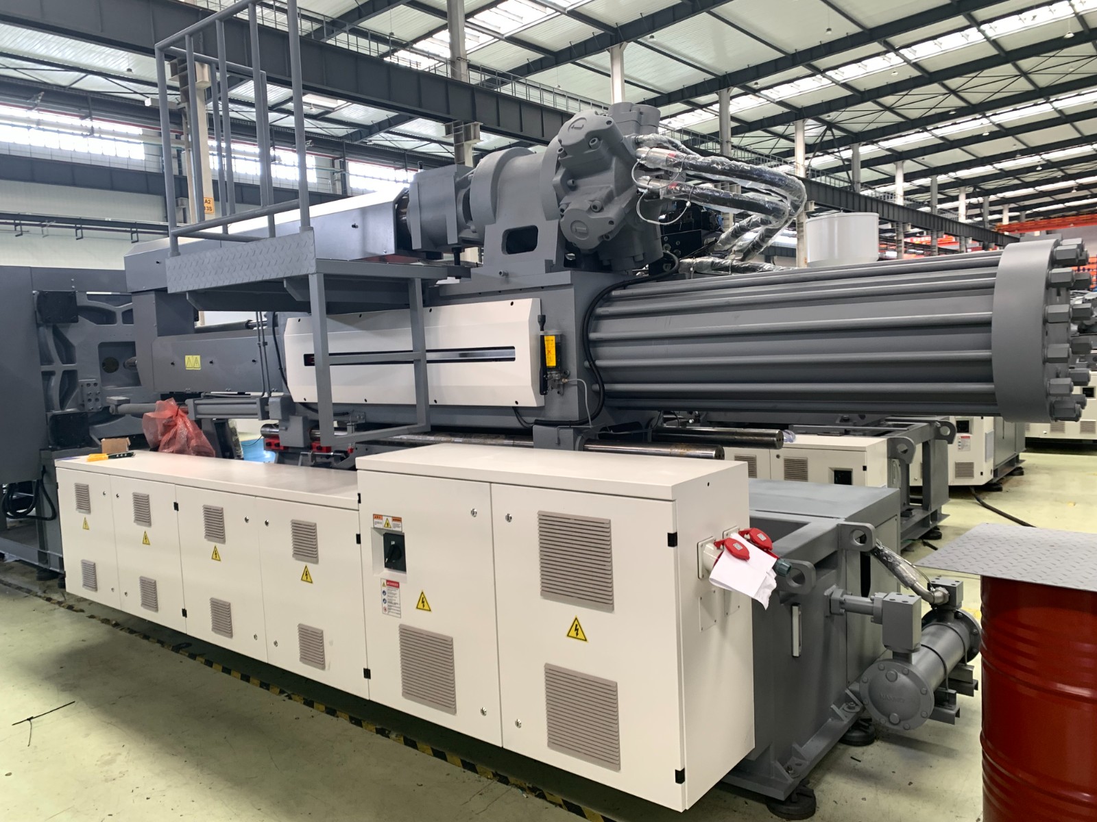 UN-GJ serial large volume energy saving plastic extruding injection machine - Image 3