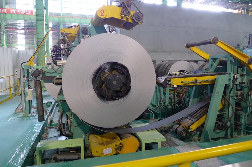 Motorized Steel Coil Unwinder