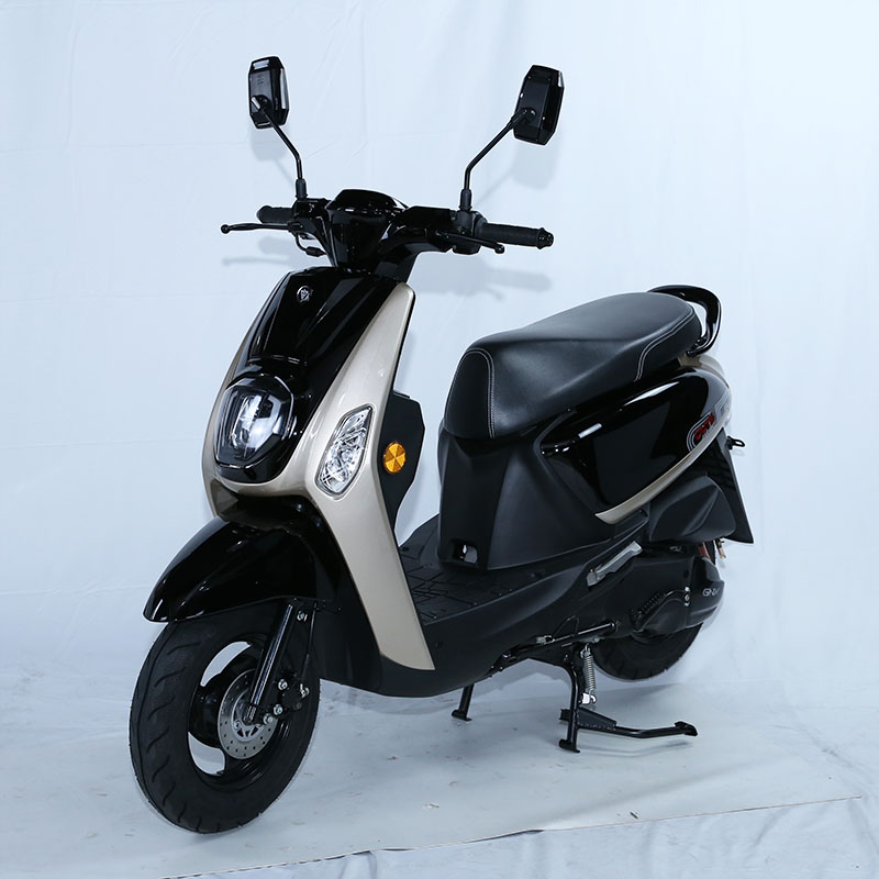 Full view of the urban scooter