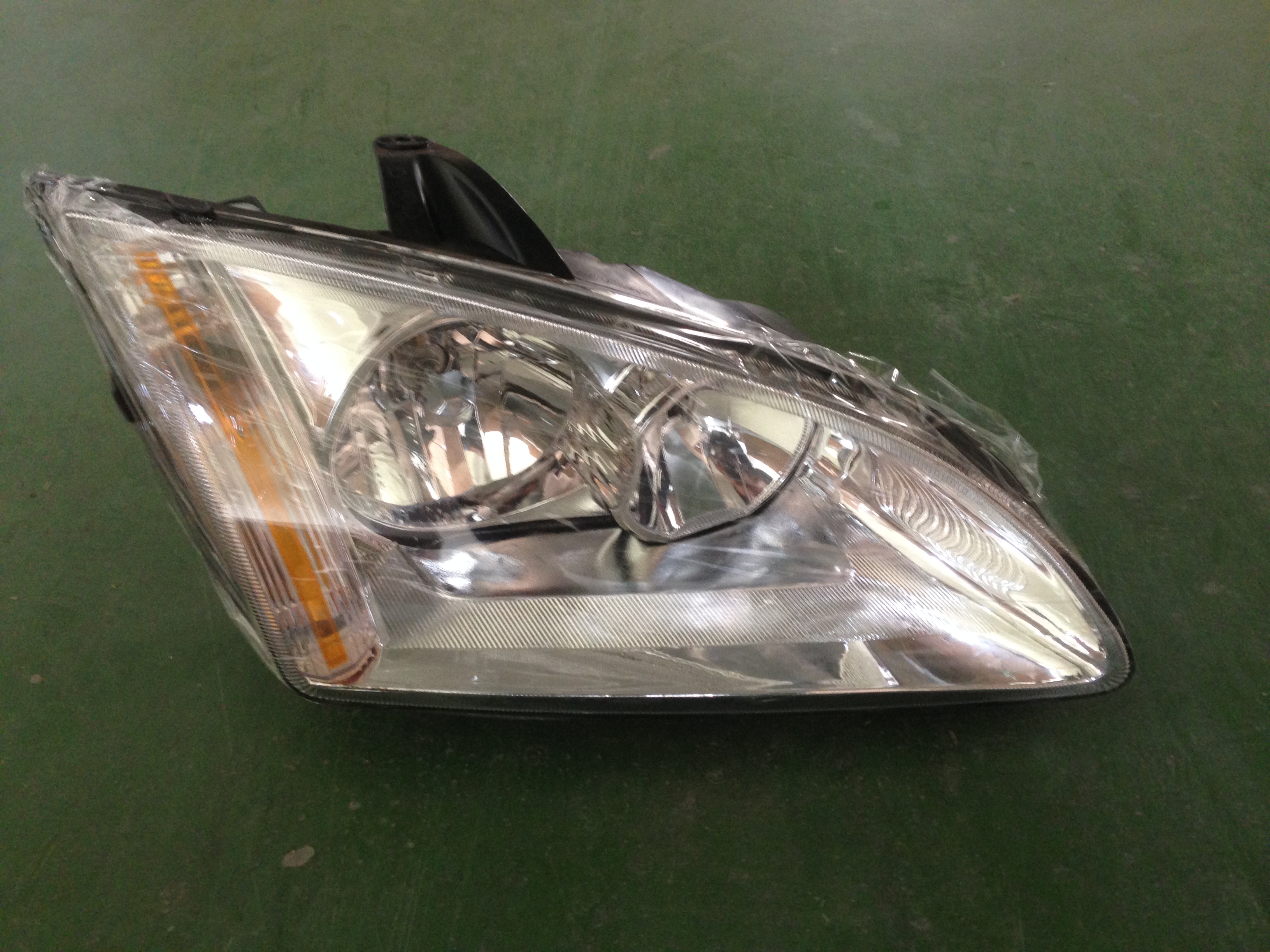 Automotive Front Headlight Assembly