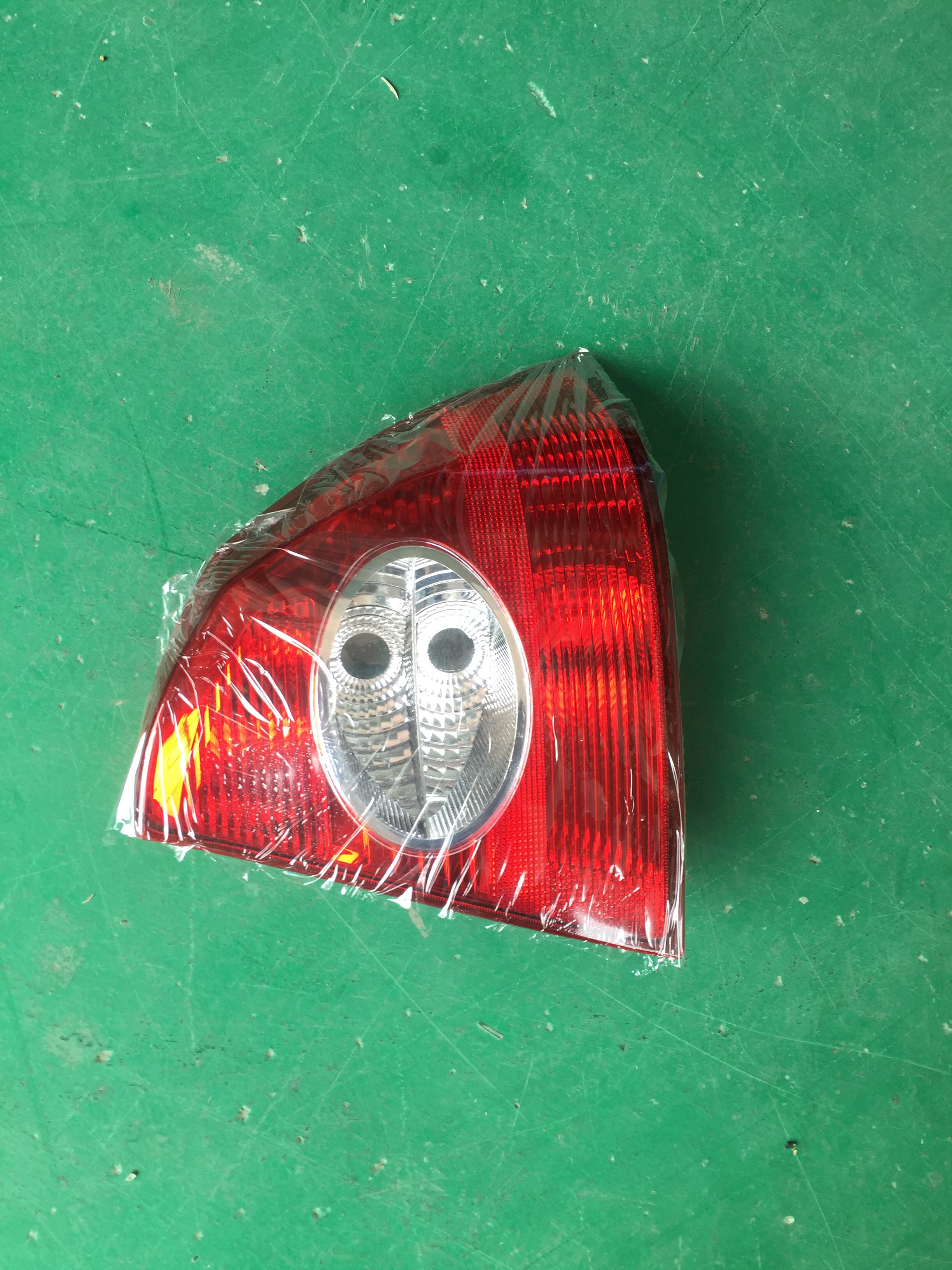 Used for focus 09 tail lamp - Image 2