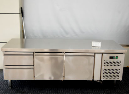 Ventilated Refrigerated Counter with Stainless Steel Construction