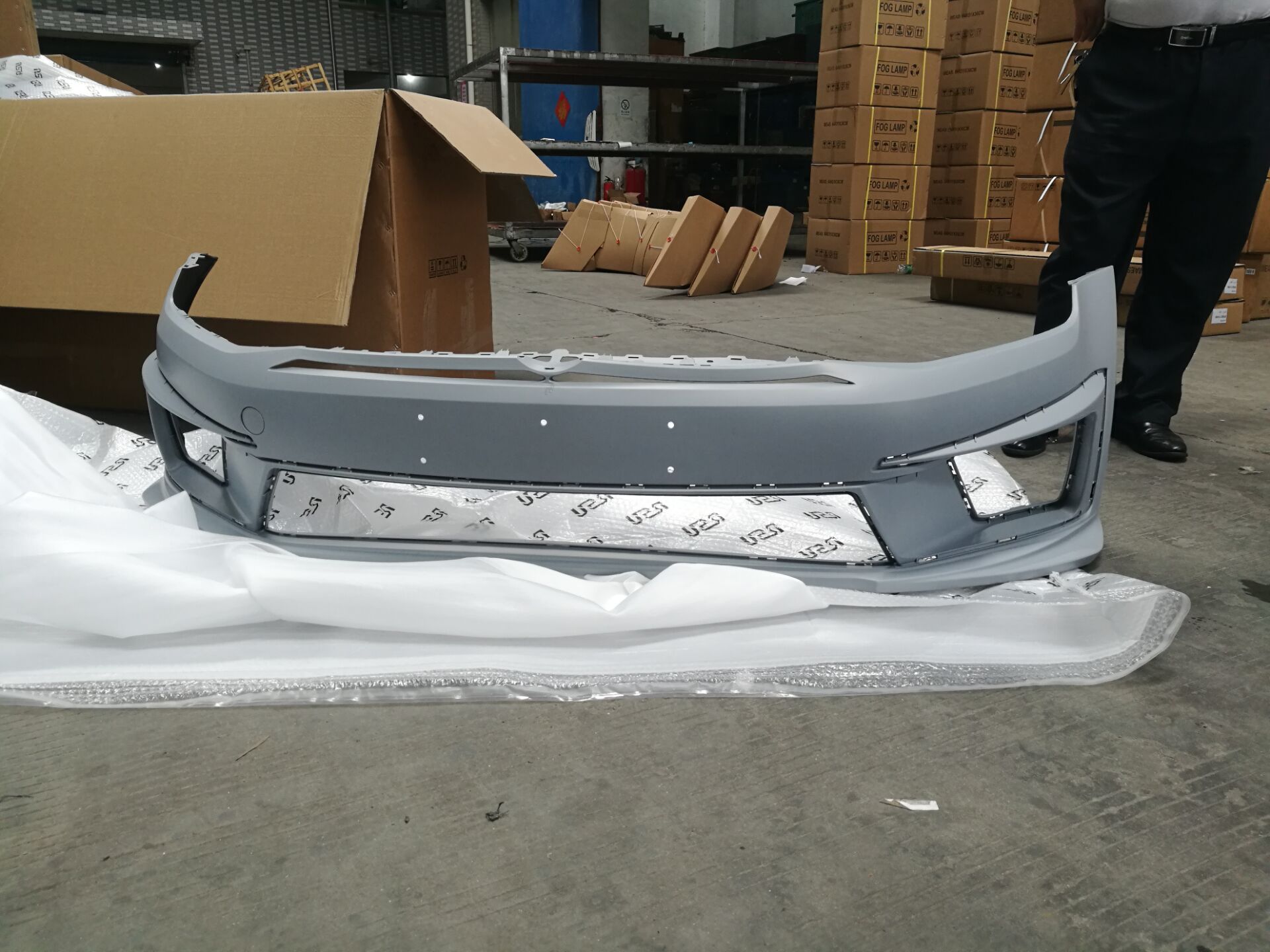 Car Front Bumper for VW Golf 7 R400 (2013-2014)