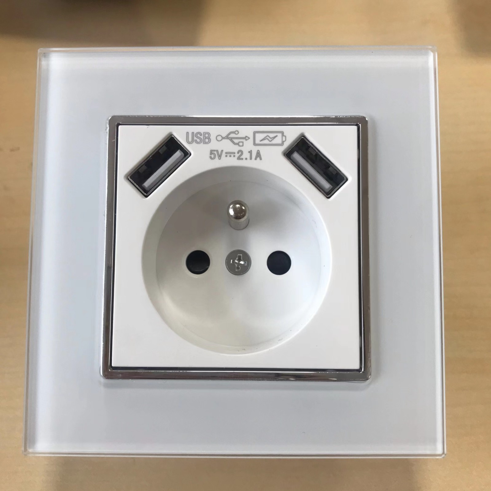 Wall Socket with double USB - Image 2