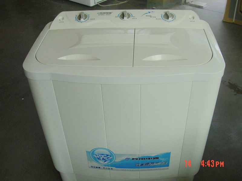 Compact Twin-Tub Washing and Spin Dryer