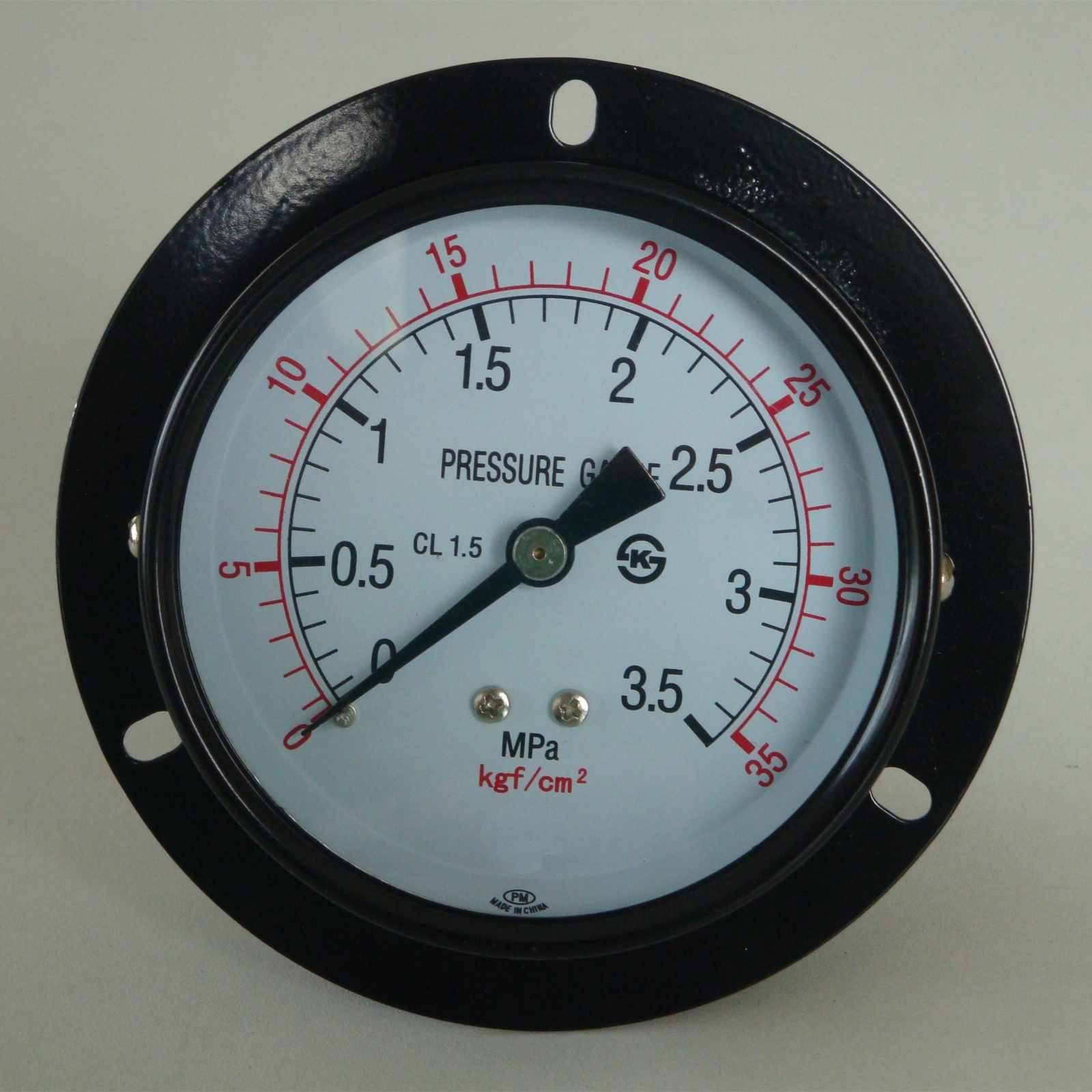 WESEN 80mm black steel pressure gauge with flange 3 holes lower back mount - Image 2