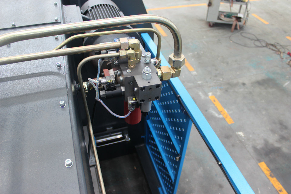 Hydraulic valve assembly of the machine