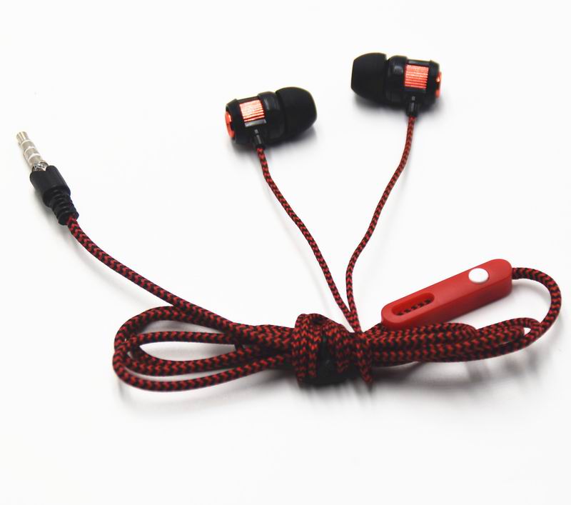 Wired earphones with plastic - Image 2