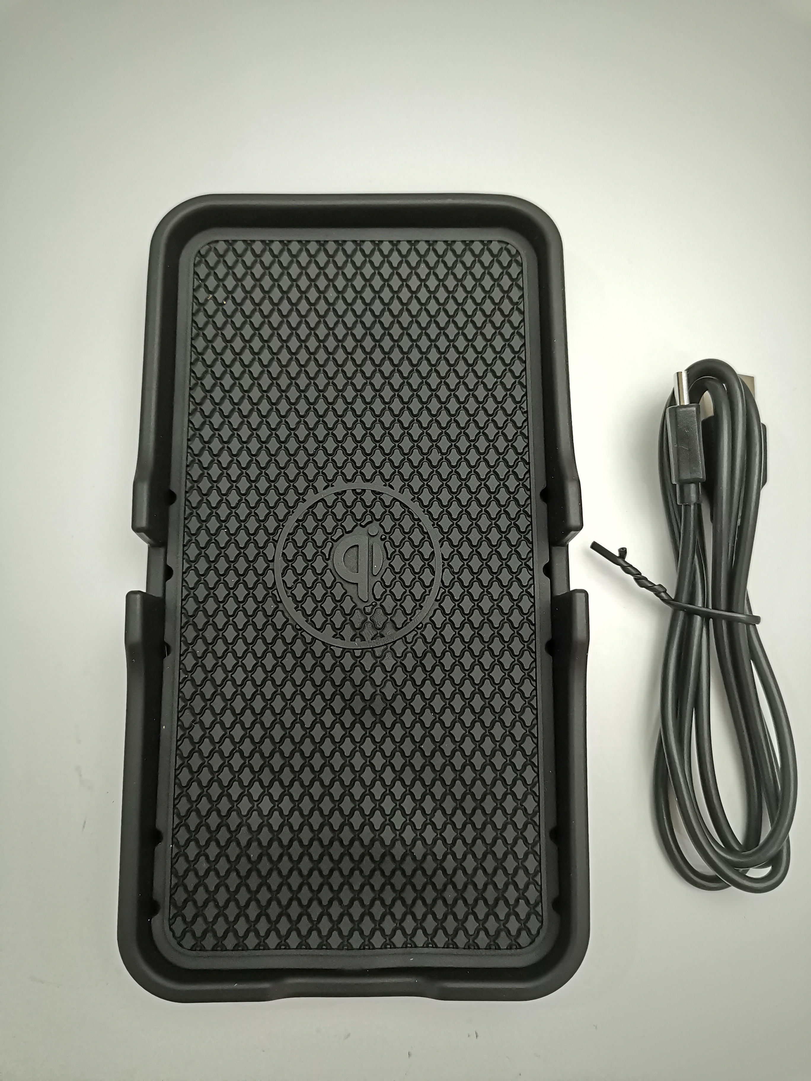 WIRELESS CHARGING PAD - Image 2