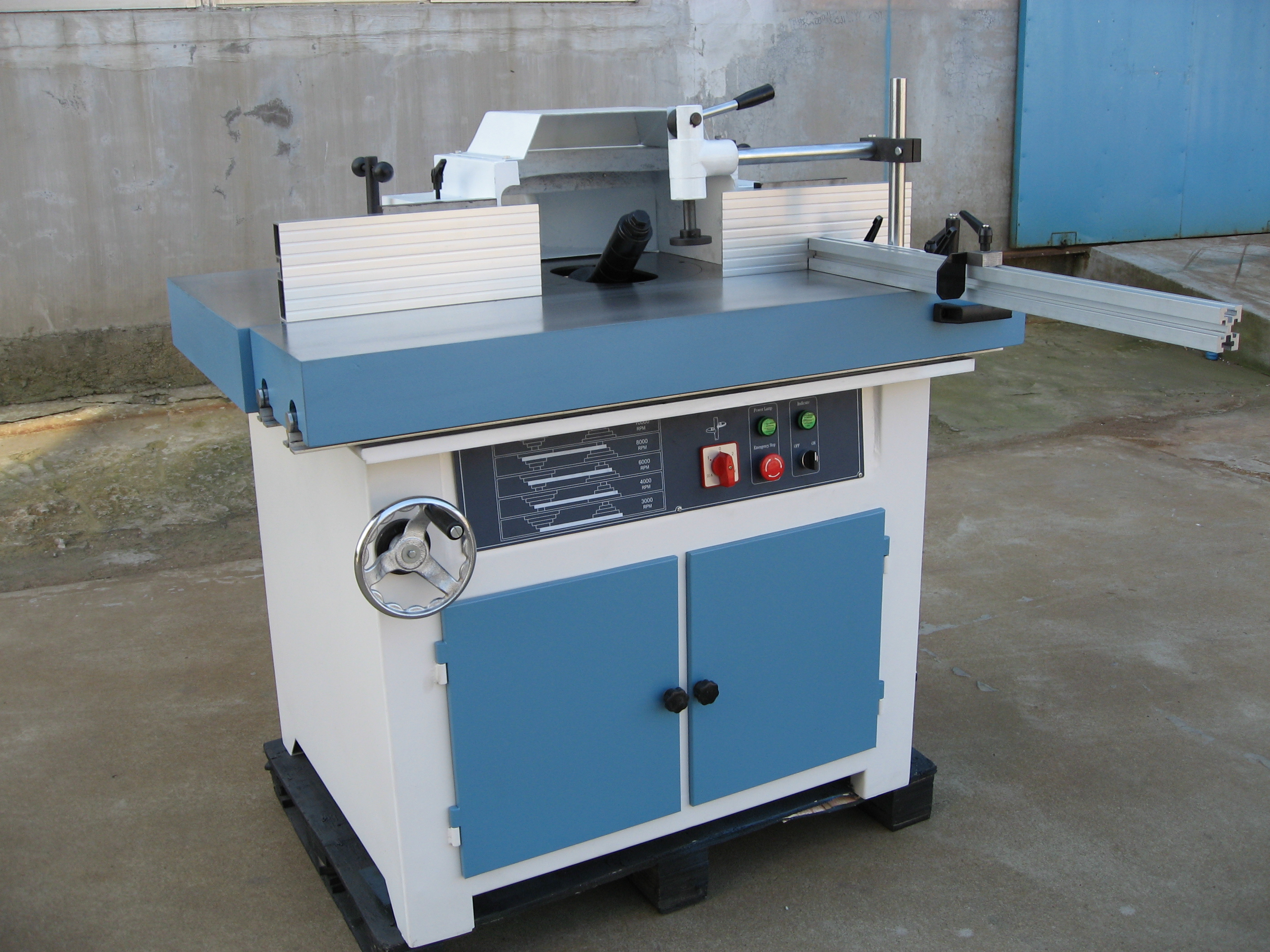 Wood-working Milling Machine with Tiltable Spindle - Image 2