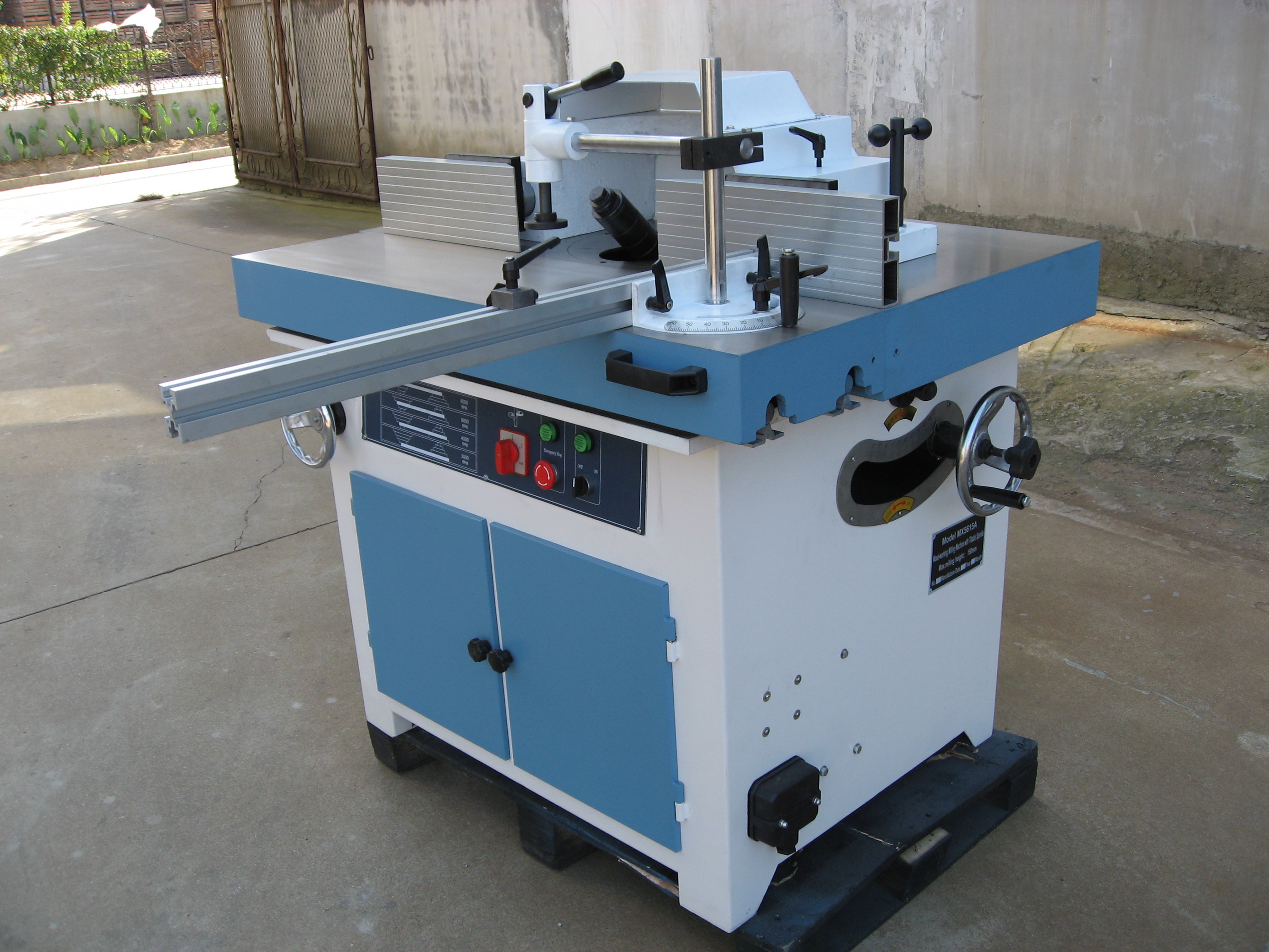Tiltable Spindle Wood Milling Machine
