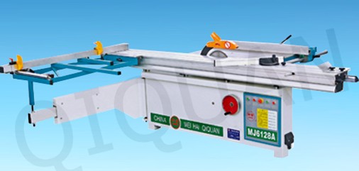 Precision Sliding Table Saw for Woodworking