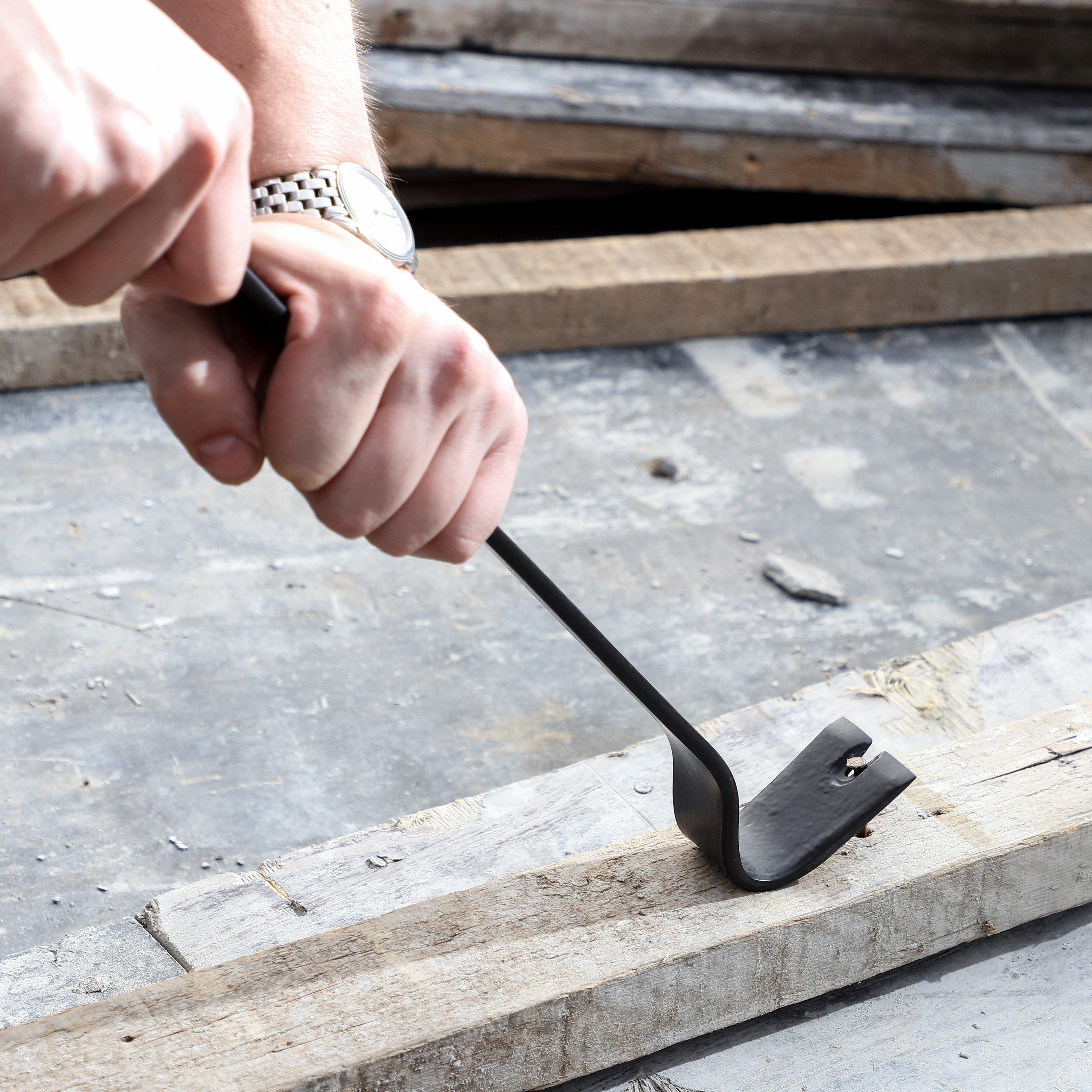 24-inch Wrecking Bar with Nail Puller