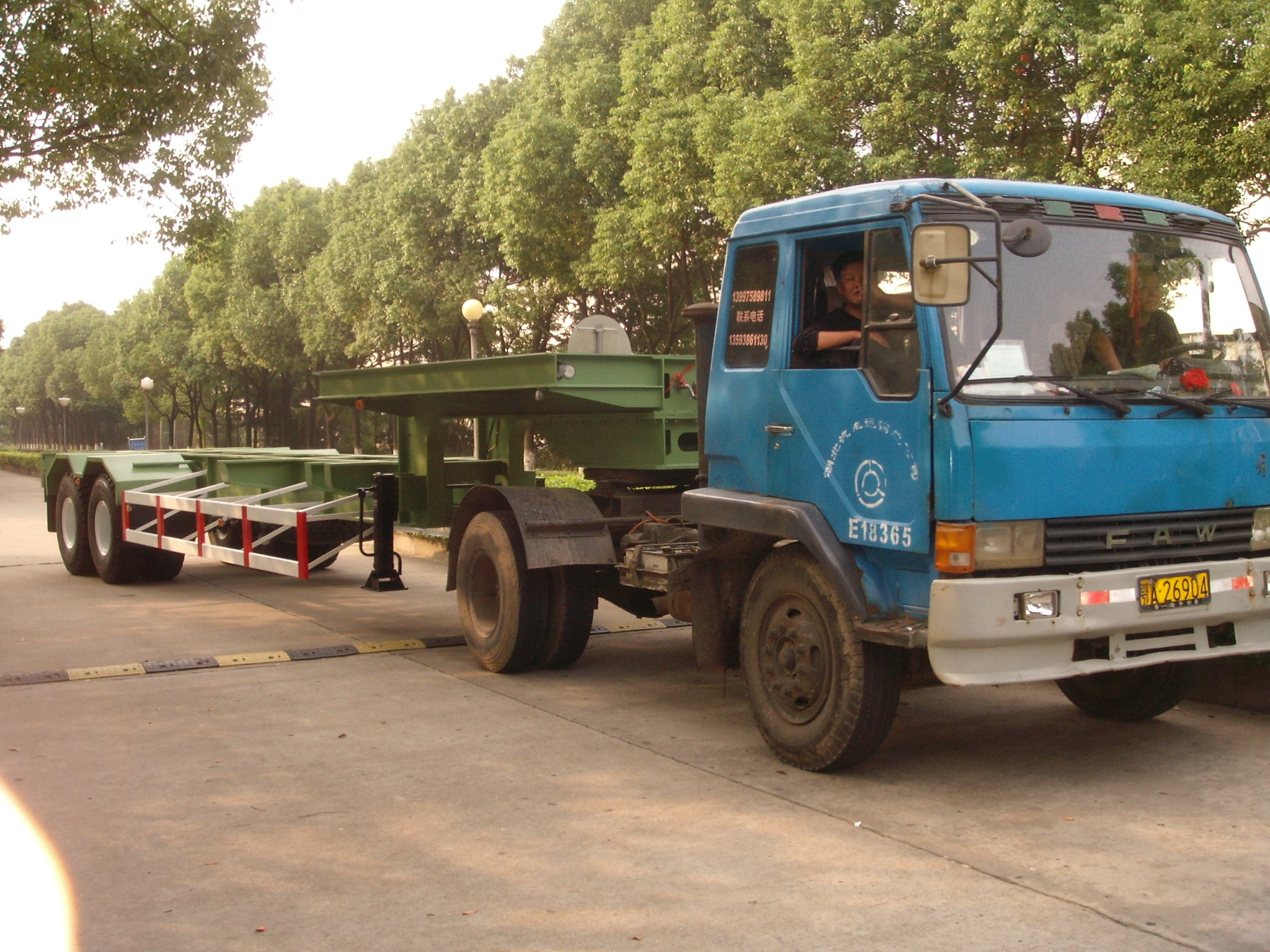 Desert Semi-Trailer for Equipment Transport