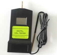 Digital fence voltmeter display