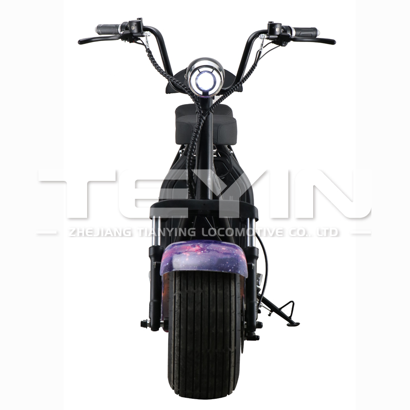 Close up of X3 front fender and tire