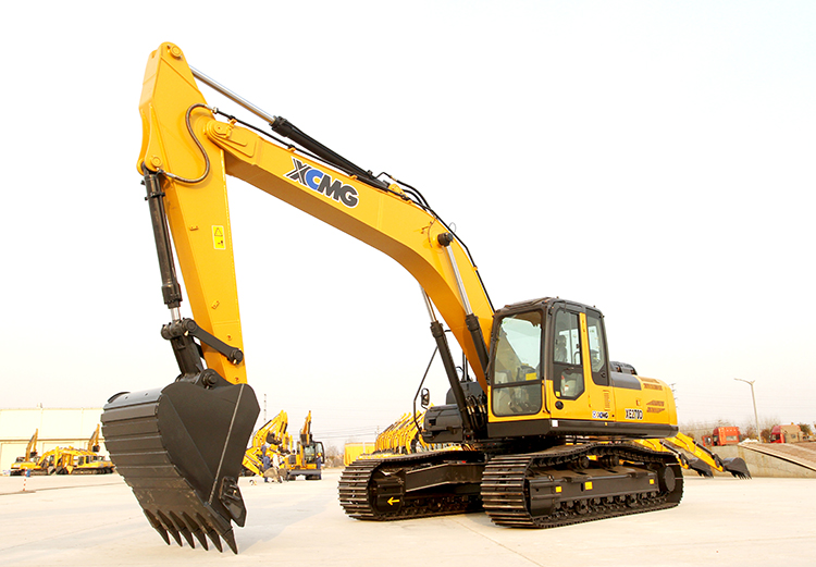 XCMG 27 Ton Mine Hydraulic Excavator XE270DK Mining Machine for Sale - Image 2