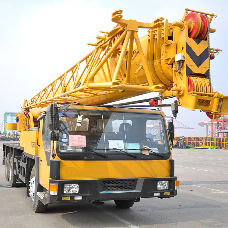 25 Ton Mobile Truck Crane on-site