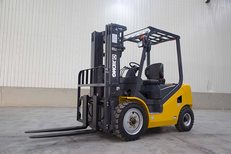 XCMG FD35T forklift front view