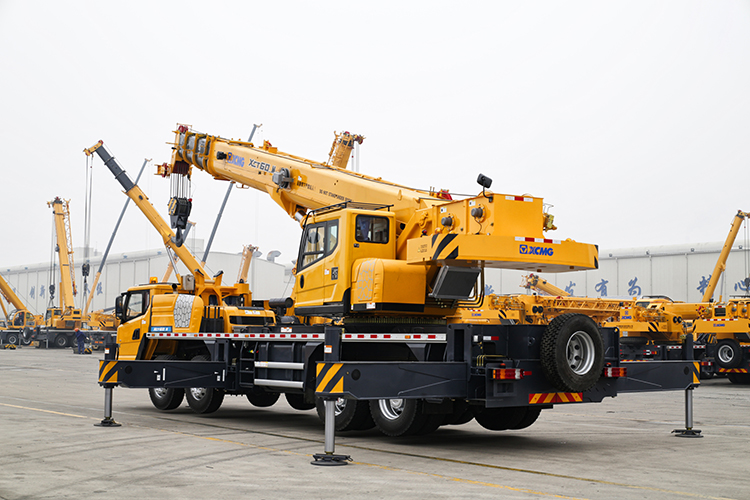 60-ton hydraulic truck crane side view showing telescopic boom