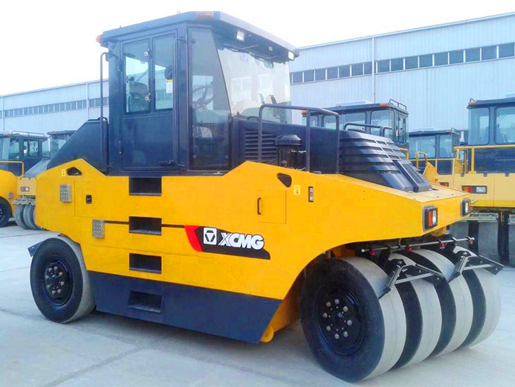 Full view of the 16-ton hydraulic road roller