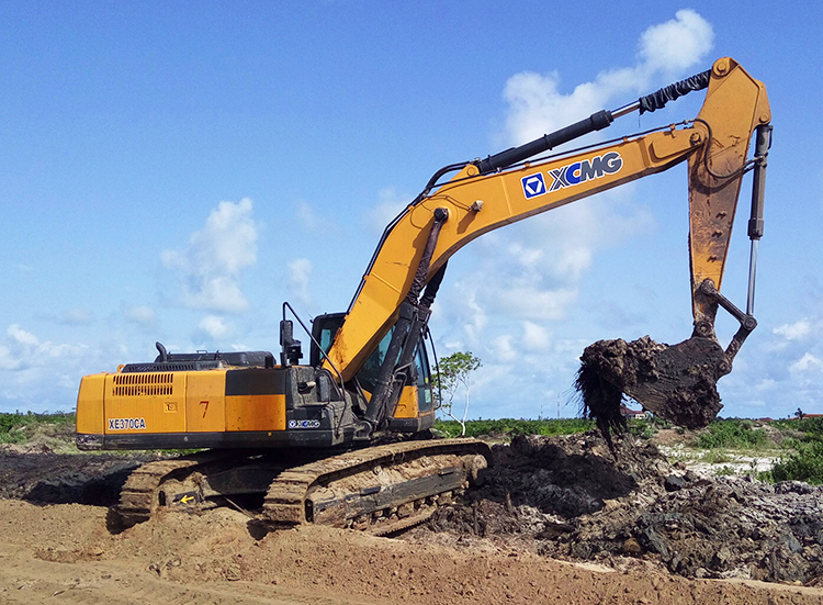 Excavator tracks and undercarriage