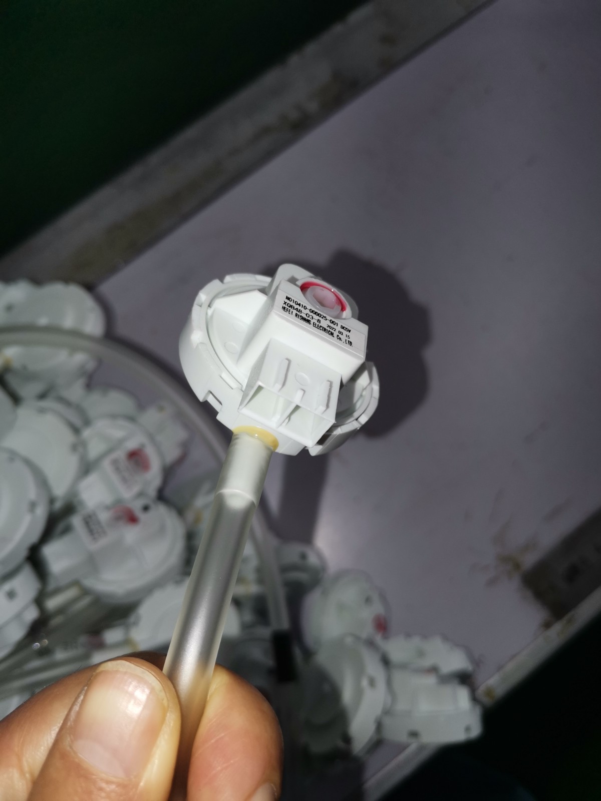 XQB48-03-10 (X2069-001-0760) DC5V SKYWORTH WASHING MACHINE WATER LEVEL PRESSURE SENSOR - Image 3