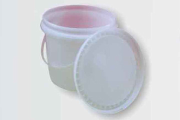 White Plastic Storage Bucket with Lid