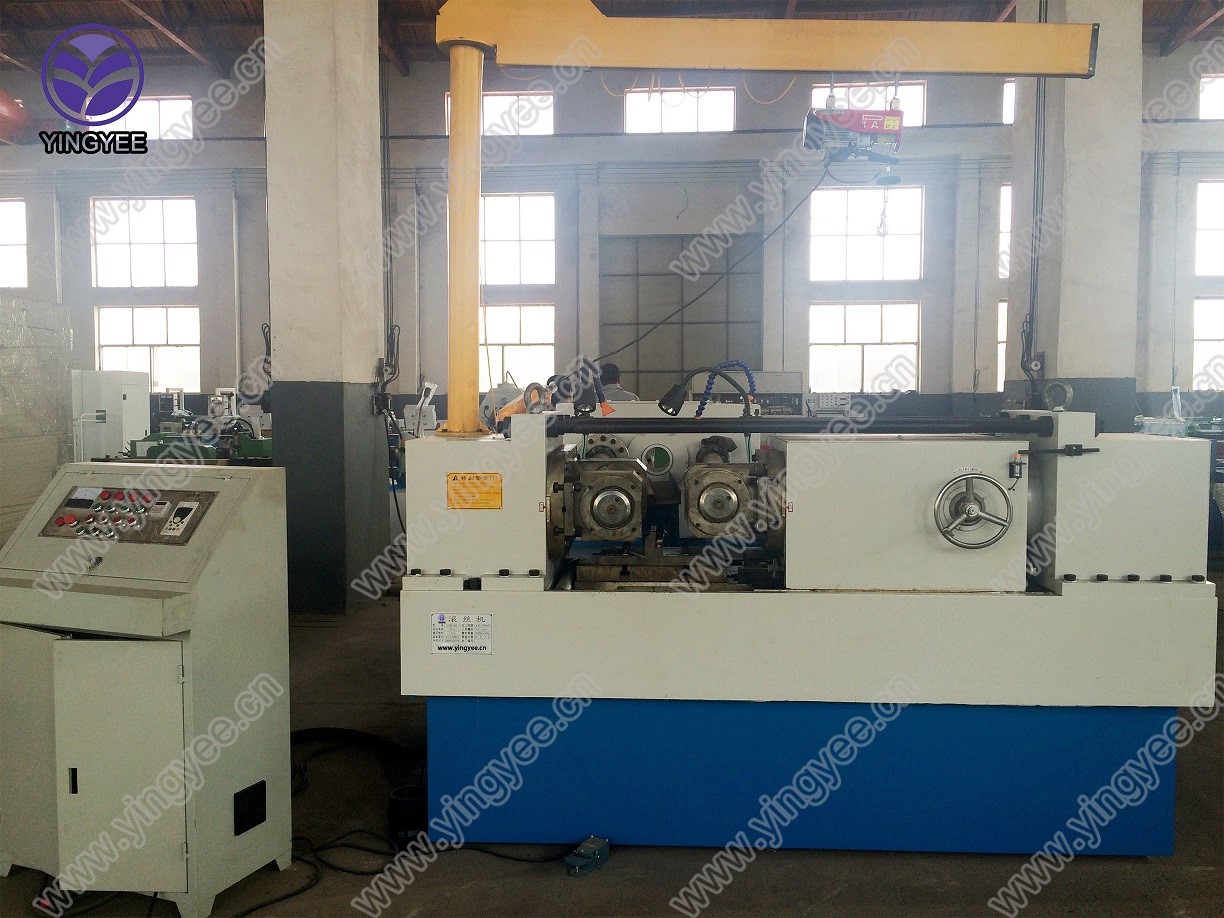 Screw Thread Rolling Machine