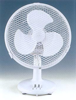 Compact Electric Desk Fan with Oscillation