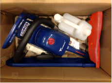 Diagram illustrating chainsaw packaging in color cartons