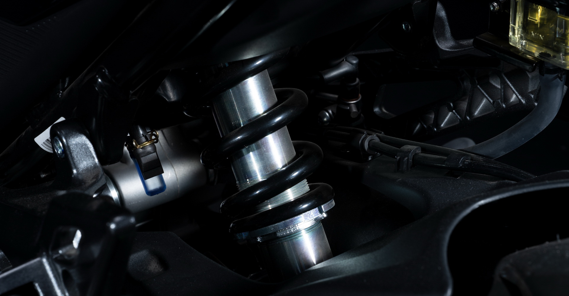 Rear suspension shock absorber