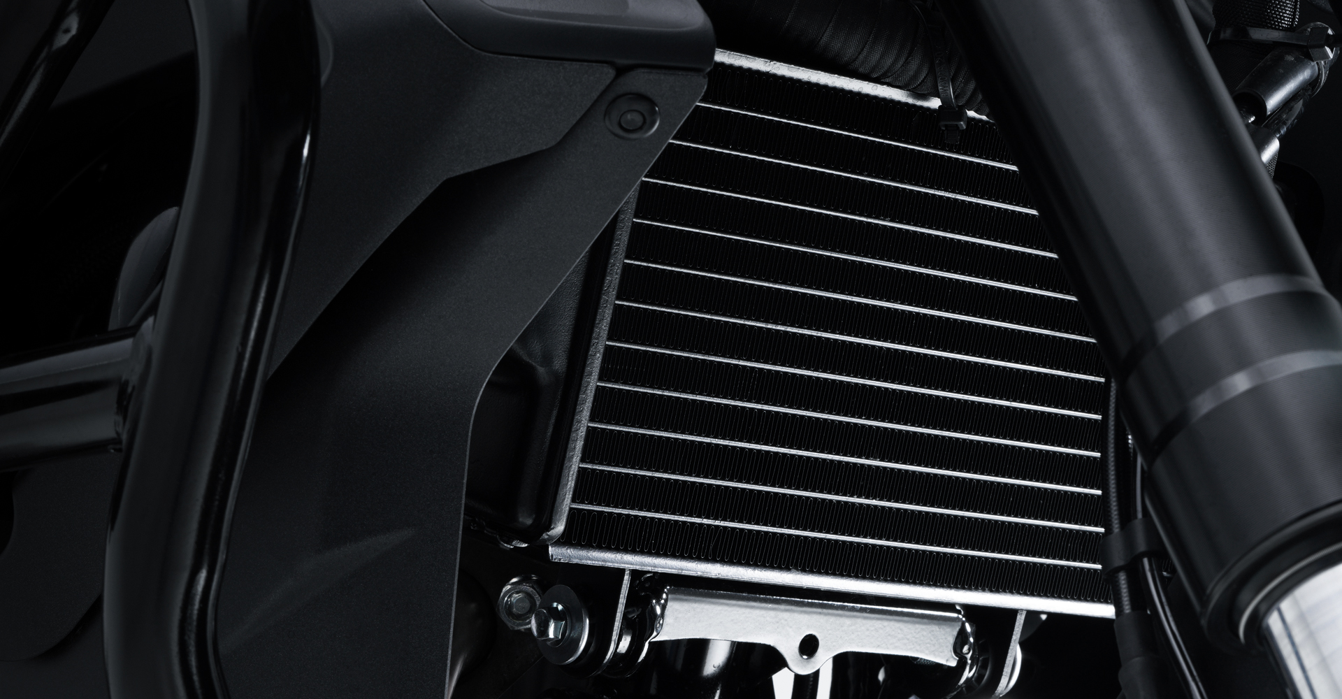 High-performance motorcycle radiator for water cooling