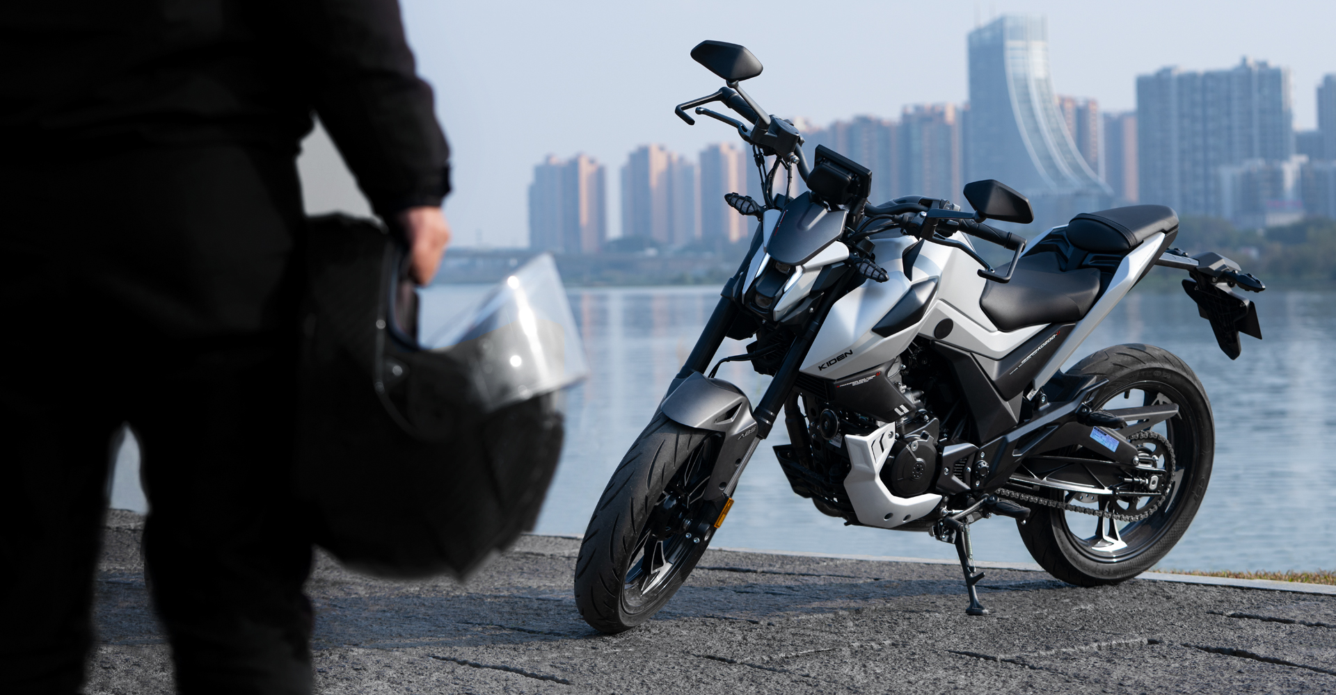 Side profile showing frame and suspension