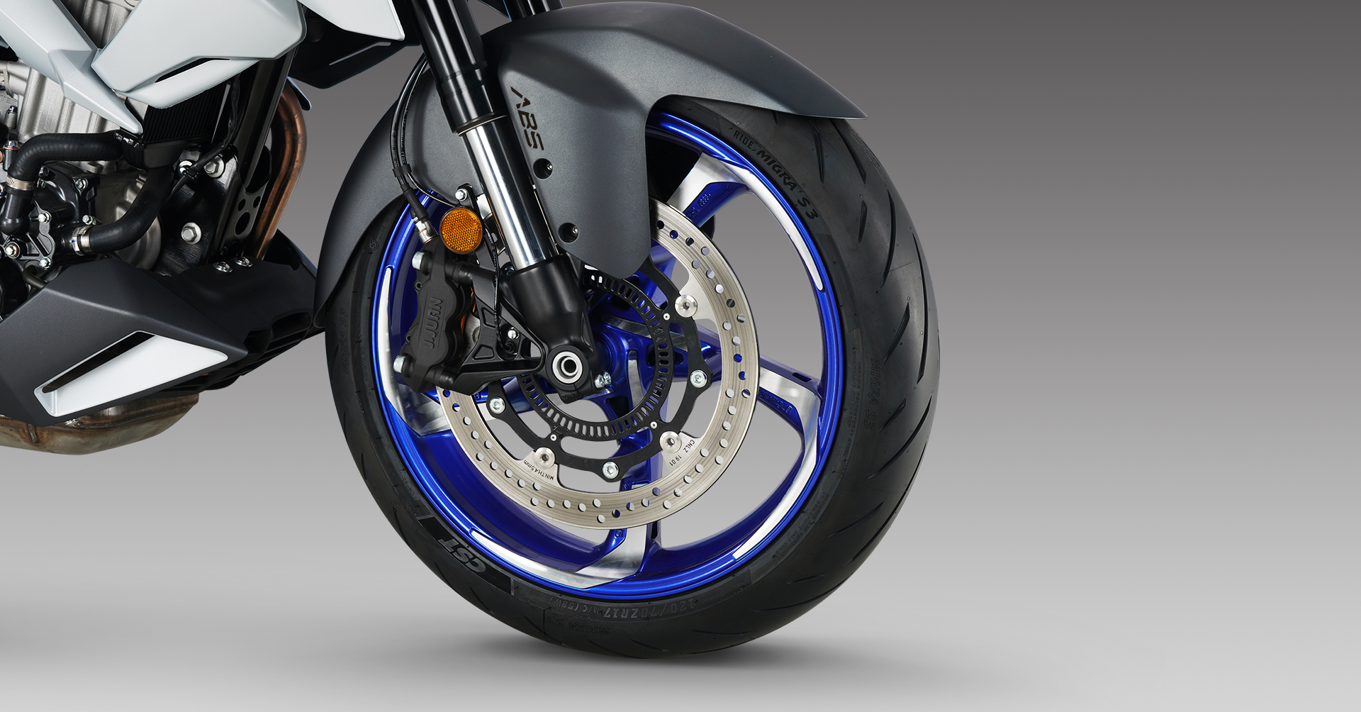 Front wheel assembly with ABS and disc brakes