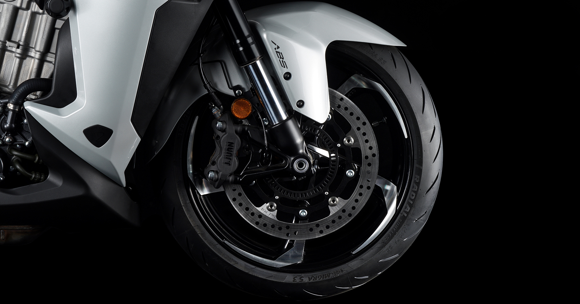 Front braking and suspension assembly