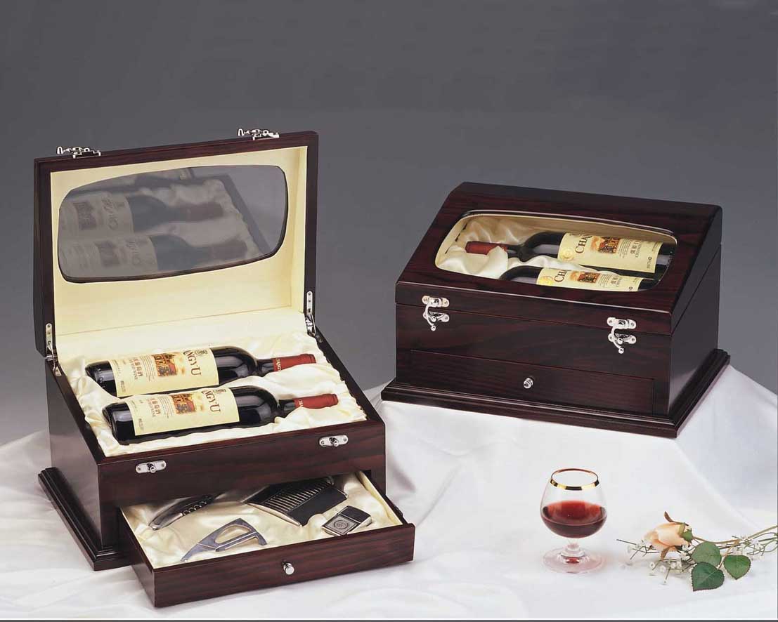 Wooden Wine Presentation Box Set with Accessories